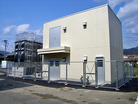 今回の工事で建てたポンプ場です
