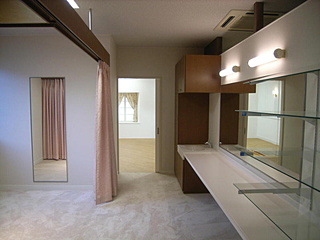K店舗　着替え室付近